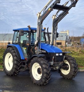 Tractor New Holland de alta calidad para exportación. - Product Image 6