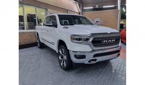 RAM TRX 4x4 essence 2023 d'occasion, pick-up, pneus R18, sièges en cuir, régulateur de vitesse adaptatif, blanc, automatique, caméra arrière 360°, panoramique - Product Image 3