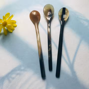 Cuillère en corne naturelle Vaisselle élégante et écologique par crescent crafts - Product Image 3