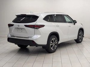 SUV Highlander 2021 d'occasion en bon état, blanc, 5 places, automatique, pneus R19, phares LED, 8 airbags, normes d'émission Euro VI - Product Image 3
