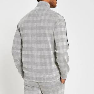 Ensemble survêtement pour homme en polyester 100% respirant et à séchage rapide, coupe ajustée, vente en gros pour l'hiver |   Ensemble de survêtement de fitness personnalisable - Product Image 4