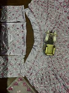 Lehenga Choli de Diseño en Seda Satinada y Seda Artística para Mujer, Ideal para Ocasiones Especiales, con Bordado y Lentejuelas de la Mejor Calidad - Product Image 6