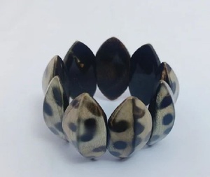 Bracelets en corne de buffle unicolore tendance Agate laquée naturelle écologique disponible en plusieurs styles colorés individuellement - Product Image 4