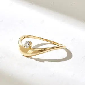 Toptan fiyat moda yuvarlak kesim Lab yetiştirilen elmas kavisli düğün Band 14k altın Dainty CVD elmas istiflenebilir tektaş yüzük