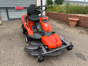 เครื่องตัดหญ้าแบบนั่งขับ HUSQVARNA R320X AWD รุ่นใหม่, เครื่องตัดหญ้าแบบมัลชิ่ง, รถแทรกเตอร์สำหรับสวน - Product Image 3