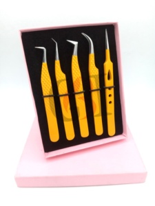 Vente en gros Nouveau Revêtement en poudre jaune Extension de cils Pince à épiler Différents styles en acier inoxydable Logo personnalisé Instruments de beauté - Product Image 3