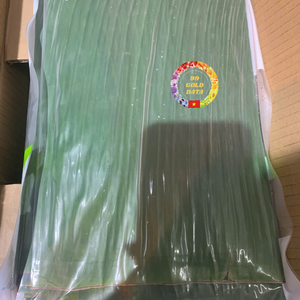 Rollo de hojas de plátano congeladas de Vietnam Material de envoltura flexible natural para la industria alimentaria y el uso en restaurantes - Product Image 3