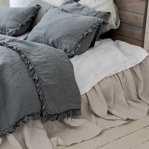 Juego de funda nórdica con volantes de lino Queen King Twin XL al por mayor con fundas de almohada de estilo rústico 200TC para el hogar, bodas, hoteles, hospitales - Product Image 2