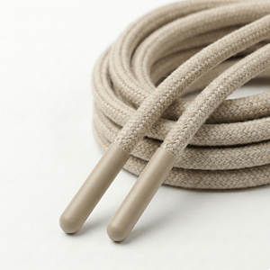 Cordón Redondo Recubierto con Logotipo Personalizado |   Cordones trenzados 100% poliéster para sudaderas y pantalones con aglets (OEM/Venta al por mayor) - Product Image 5