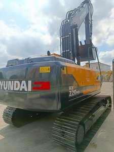 Hyundai HX220HD d'occasion en bon état, excavatrice Hyundai HX220HD, engins de chantier, chenille hydraulique, construction de bâtiments - Product Image 6