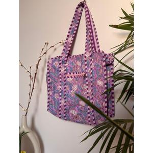 Indian Handmade <b>Patchworked</b> Floral Quilted Small Tote Handbag Cotton Lightweight Fashion <b>Bag</b> for Daily Use Zipper for Winter - Product Image 2
