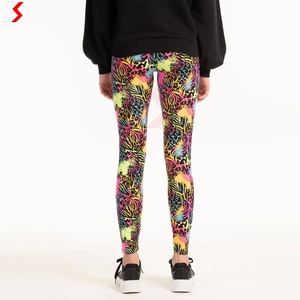 Leggings Deportivos de Cintura Alta para Gimnasio, Personalizados por Sublimación para Mujer / Leggings de Sublimación de Primera Calidad con Estilo Único, Servicio OEM - Product Image 5