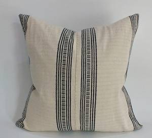 Housses de coussin en coton tissé à la main de haute qualité taie d'oreiller brodée pour lit à usage domestique disponible en gros - Product Image 6