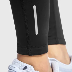 Pantaloncini e Leggings Personalizzati Adelaida per Donna, Eleganti Leggings Personalizzati per Merchandising - Product Image 4