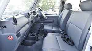 Toyota Land Cruiser <span class=keywords><strong>76</strong></span> Hardtop SUV Usato a Basso Costo ed Efficiente - Product Image 3