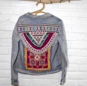 Veste en jean style bohème personnalisée avec broderie pour femme, robe de fête bohème de Noël, veste en jean Banjara pour femme et homme - Product Image 6