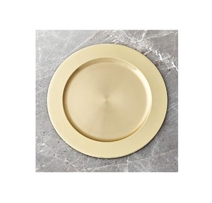 Plateaux en métal uniques fabriqués à la main avec des motifs royaux adaptés aux plateaux de service de luxe et aux centres de table - Product Image 4