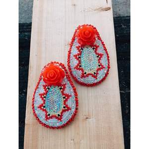 ต่างหูปักลูกปัดแก้วน้ำหนักเบาสไตล์วินเทจ ทำด้วยมือ ลายดอกไม้ สำหรับงานปาร์ตี้ - Product Image 3