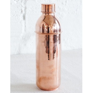 Elegante Botella de Agua de Cobre Hecha a Mano, Diseño Único, Botella de Agua de Cobre de Alta Calidad para Uso en el Hogar y Viajes - Product Image 1