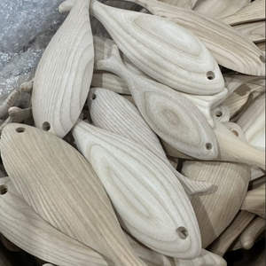 Statue de poisson en bois fait à la main | Artisanat en bois de qualité supérieure, Décor d'art écologique, Usine d'exportation OEM/ODM - Product Image 2