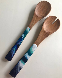 Cuchara de madera de acacia y resina epoxi Cuchara con mango de resina amarilla Espátula Accesorios de cocina de grado alimenticio Venta al por mayor - Product Image 4