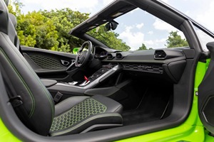 Lamborghini Huracán LP580-2 Spyder 2017 Verde, Usado, Certificado y en Buen Estado - Product Image 4