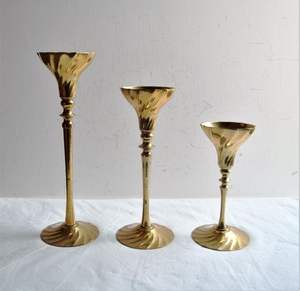 Porte-bougie unique de luxe doré, forme cylindrique, base ronde pour plus de stabilité, résistant à la chaleur, fait main, décoration d'intérieur - Product Image 4