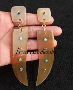 Vente en gros de boucles d'oreilles en corne de boeuf de style animal d'inspiration vintage de la meilleure qualité, design poli en corne à la mode pour l'artisanat naturel - Product Image 3