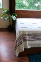 Drap de lit en coton blanc imprimé à la main |   Drap de lit à motif floral avec bordure |   Literie artisanale indienne pour la vente en gros