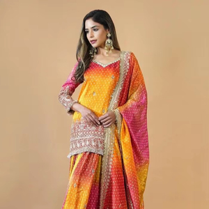 Hilo de impresión Digital de seda Chinon de diseñador pesado con bordado de secuencia y Top DE TRABAJO DE ESPEJO Real y Palazzo con traje Dupatta - Product Image 1