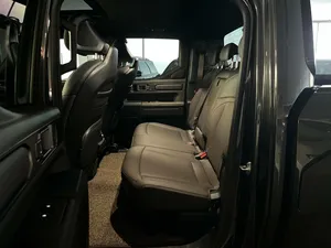 Camioneta Automática K l l A TAXMAN 2025 con Asientos de Cuero, Neumáticos R18 y Portaequipajes de Aleación de Aluminio - Product Image 3