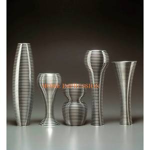 Vases et pots à fleurs élégants en aluminium poli brillant en métal Différentes tailles Forme personnalisée Vases et pots en acier de luxe faits à la main - Product Image 1