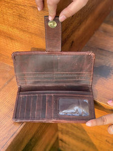 Cartera de Cuero con Diseño Azteca Estilo Occidental, Hecha a Mano, Vintage, Marrón, con Diseño Único de Baraja de Cartas - Product Image 6