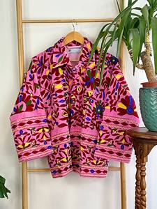 Amazing Look Suzani Terciopelo Bordado Floral Chaqueta Ropa de invierno Chaqueta Abrigo de mujer Suzani Chaqueta corta para mujer - Product Image 2