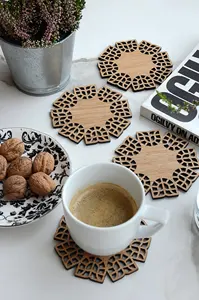 Posavasos de nogal Jodhpuri Inc Posavasos de madera redondos para bebidas tulipán Hecho a mano Art Deco Accesorios de decoración de mesa - Product Image 5