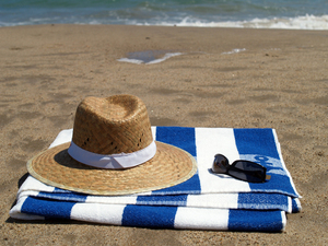 Toalla de playa de diseño de rayas teñidas de hilo de exportador indio con algodón puro 100% Toalla de playa OEM para uso en la playa - Product Image 2