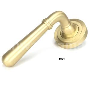 Poignée de porte en laiton résistant au design unique pour la maison cuisine salle de bain salon hôtel & villa décor vente en gros - Product Image 2