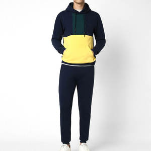 Servicio OEM, Último Diseño en Conjuntos Deportivos para Hombre, Material Duradero de Primera Calidad, Conjuntos Deportivos de Hombre Tipo Pullover - Product Image 1