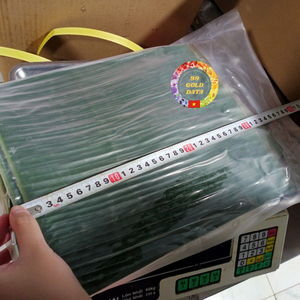 Rollo de hojas de plátano congeladas de Vietnam Material de envoltura flexible natural para la industria alimentaria y el uso en restaurantes - Product Image 4