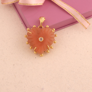 Colgante de corazón tallado de piedra lunar de melocotón Natural, colgante de lazo de garra de diseñador con cuentas, colgante chapado en oro de latón de 18 quilates, joyería de moda - Product Image 2