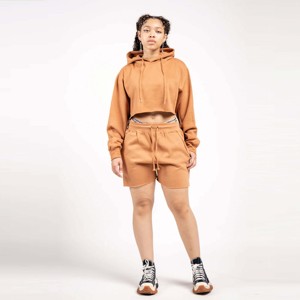 Ensemble haut court et short en polaire pour femme-Vêtements de détente deux pièces élégants, parfaits pour les journées décontractées, le repos et les vêtements de tous les jours - Product Image 1