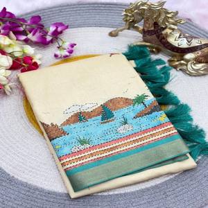 Sari de Seda Suave Manipuram VASTRA COTTAGE con Estampados Completos, Borde de Zari Dorado, Pallu con Estampado Digital, Blusa con Estampado y Borlas - Product Image 3