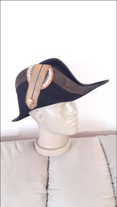 Sombrero Empire elegante con logotipo personalizado profesional de alta calidad en azul oscuro con diseños clásicos - Product Image 2