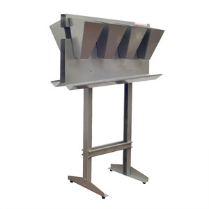 Acciaio inossidabile Made in Italy attrezzatura per la macellazione di alta qualità coni per uccidere il pollame con supporto CS8.S in vendita - Product Image 3