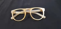 Monture de lunettes de soleil en corne de buffle avec touche moderne et artisanat traditionnel pour les amateurs de style de vie élégant et vintage