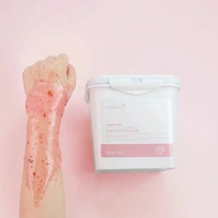 Masque facial en poudre hydratant et éclaircissant aux pétales de rose biologiques, végétaliens, à base de plantes, avec du rétinol et de la vitamine C pour le soin de la peau féminine