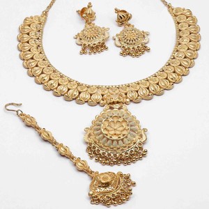 Venta al por mayor diseño floral tradicional 14K 18K 24K cadena de eslabones chapada en oro conjunto de joyería de moda con collares rellenos de oro de latón - Product Image 3