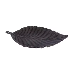 Plateau de service de nourriture en métal décoré à la maison de luxe plateaux de service en métal en forme de feuille fini mat au prix de gros - Product Image 1