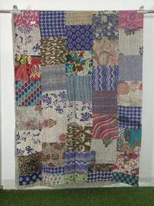 Couettes Kantha 100% coton sur mesure avec de beaux motifs de patchwork imprimés pour un usage domestique et les designers d'intérieur - Product Image 3