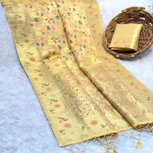 VASTRA COTTAGE Sari de Seda Kora Premium con Tejidos Meenakari en Toda la Prenda, Pallu de Zari de Lujo y Blusa de Brocado Butti - Product Image 2